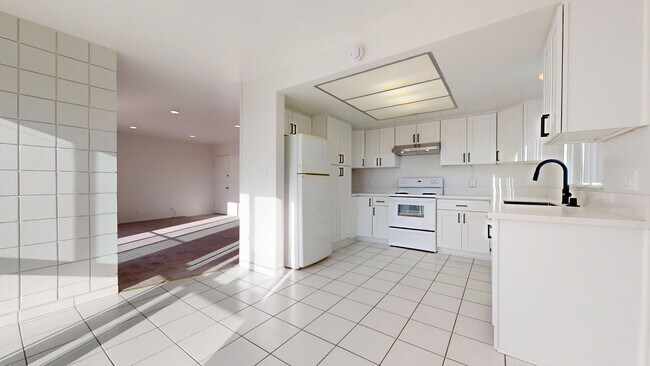 Foto del edificio - 1100 Monterey Blvd