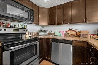 Building Photo - 117 Yacht Club Way