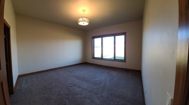 Building Photo - 172 Wild Rose Ln