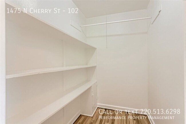 Foto del edificio - 1475 N Cherry St