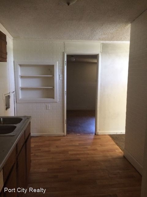 Building Photo - 4 br, 1 bath House - 4321 Cole Pl