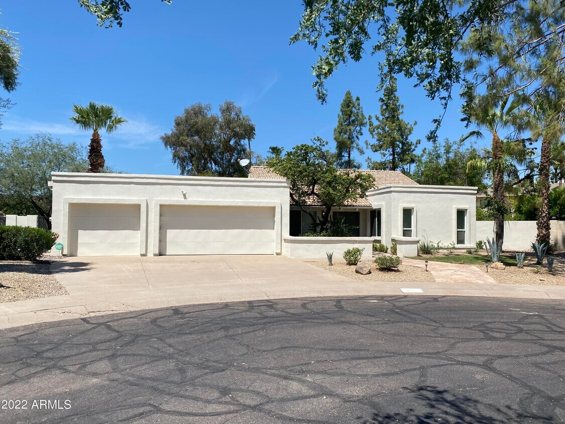 Primary Photo - 10210 N 77th Pl