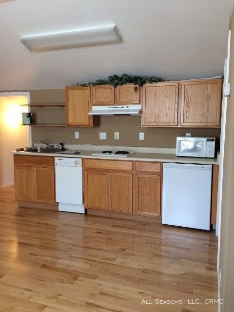 Foto del edificio - 2404 St Paul Drive Unit B