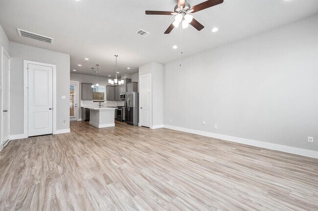 Foto del edificio - 9004 Lonestar River Ln