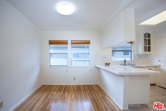 Building Photo - 3616 Kalsman Dr