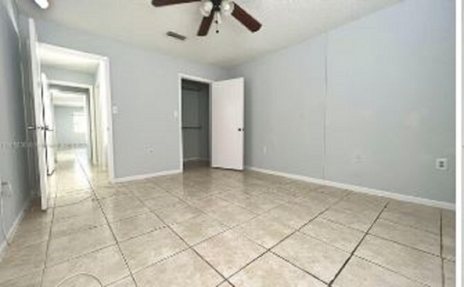Building Photo - 8057 SW 21st Ct