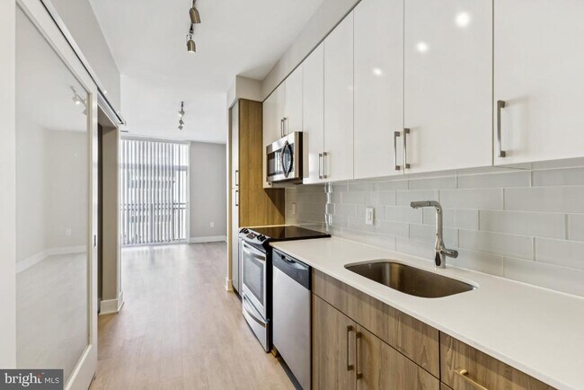 Foto del edificio - 145 Riverhaven Dr