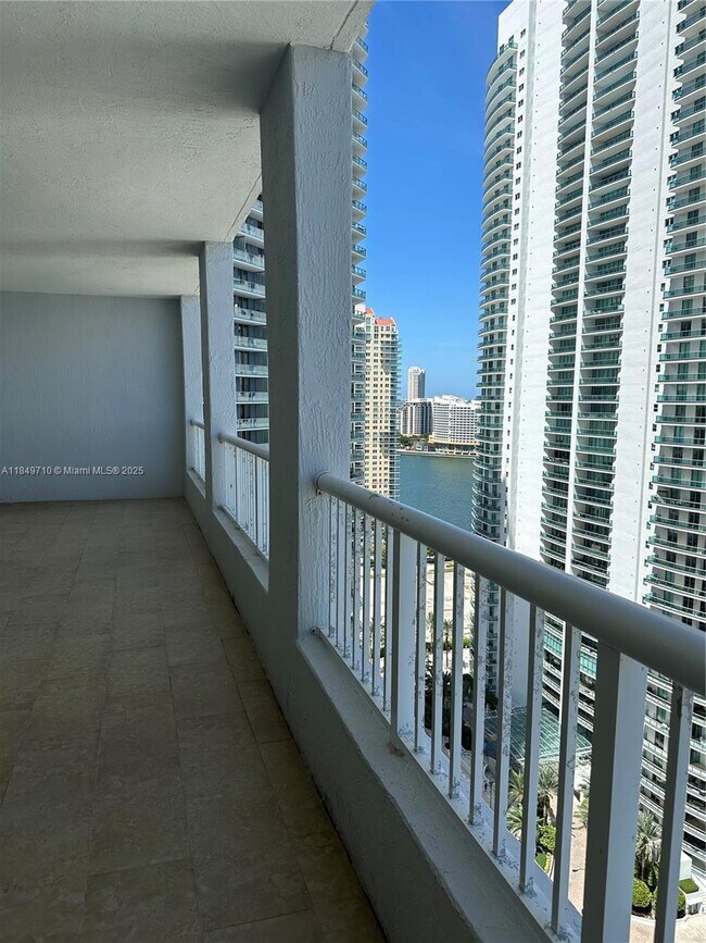 Foto del edificio - 170 SE 14th St