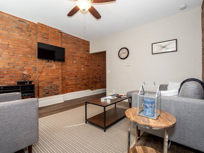 Foto del edificio - 552 E Sycamore St