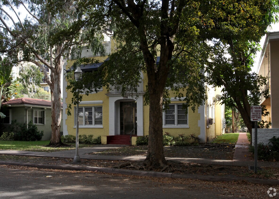 Foto del edificio - 114 Antilla Ave