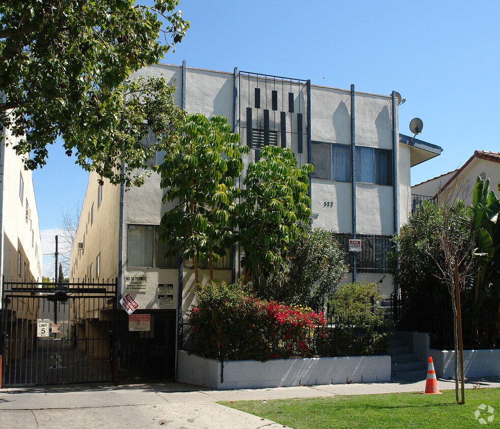 Primary Photo - 522-528 N Alexandria Ave