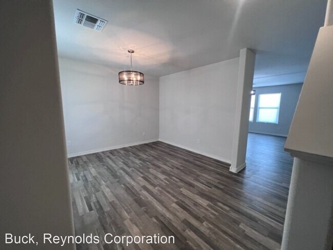 Building Photo - 4 br, 2.5 bath House - 567 Holly St.