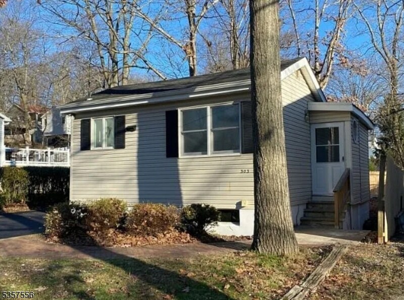 Foto principal - 303 Knox Way