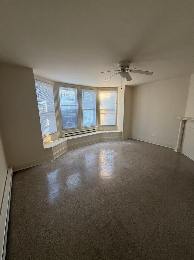Foto del edificio - 1103 Lindley Ave
