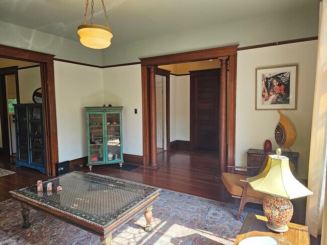 Foto del edificio - 307 NE Graham St