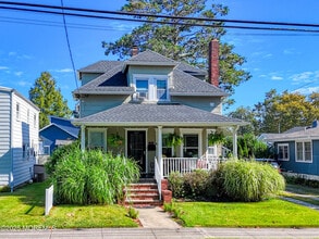 Building Photo - 1605 Sunset Ave