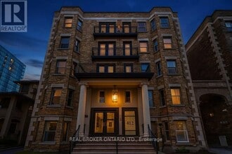Building Photo - 412-412 Jarvis St