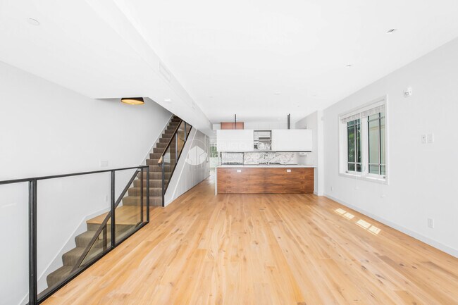 Foto del edificio - 1504 Cypress Ave