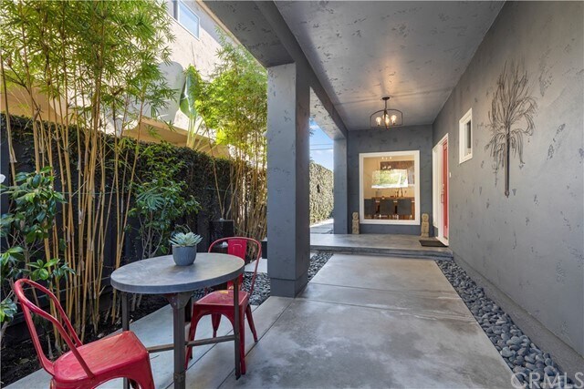 Building Photo - 371 La Perle Pl