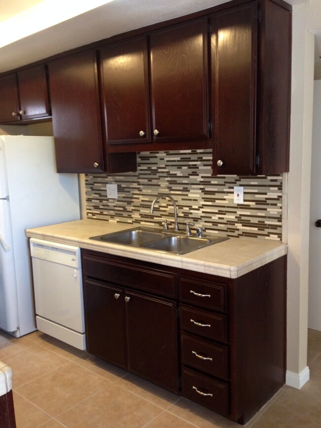 Building Photo - 6560 College Grove Dr