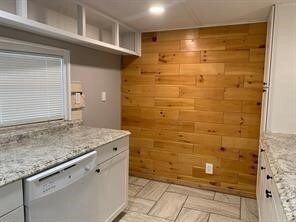 Foto del edificio - 120 Overland Ct