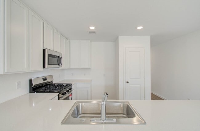 Building Photo - 248 Dallas St