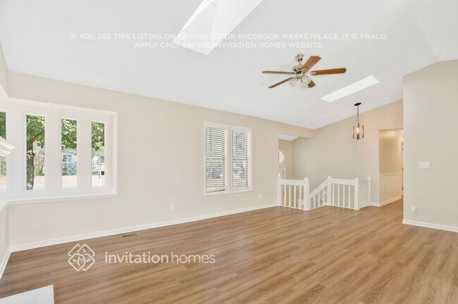 Building Photo - 3639 Regent Dr