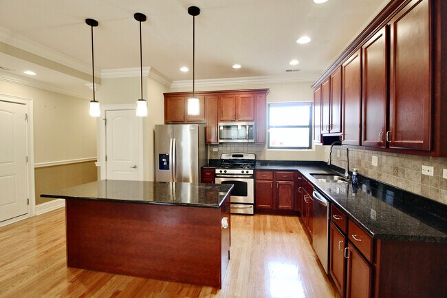 Foto del edificio - 5528 S Indiana Ave