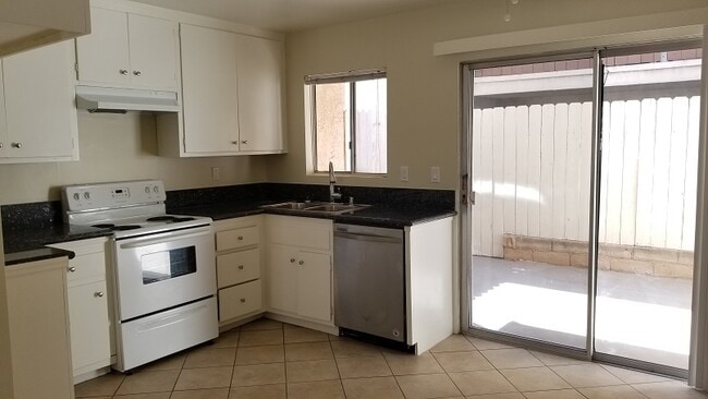 Kitchen - 3706 Del Amo Blvd