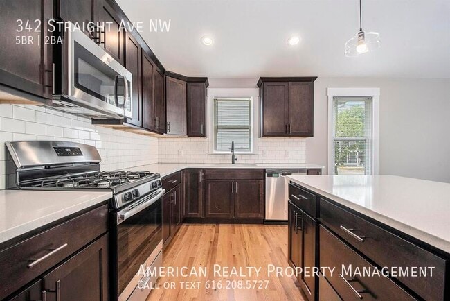 Foto del edificio - 342 Straight Ave NW