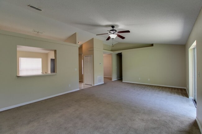 Building Photo - 13118 Pinyon Dr