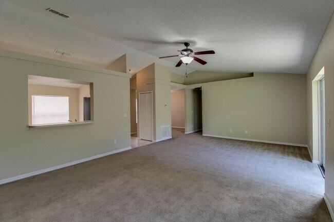 Foto del edificio - 13118 Pinyon Dr