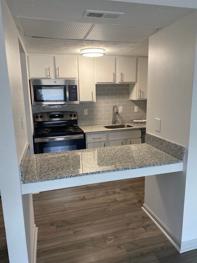 The Waters at Chenal 13500 Chenal Pky Little Rock, AR Apartments