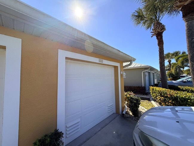 Building Photo - Waterfront Condo 3/2/1 - FULLY FURNISHED! - (Available annually or monthly)