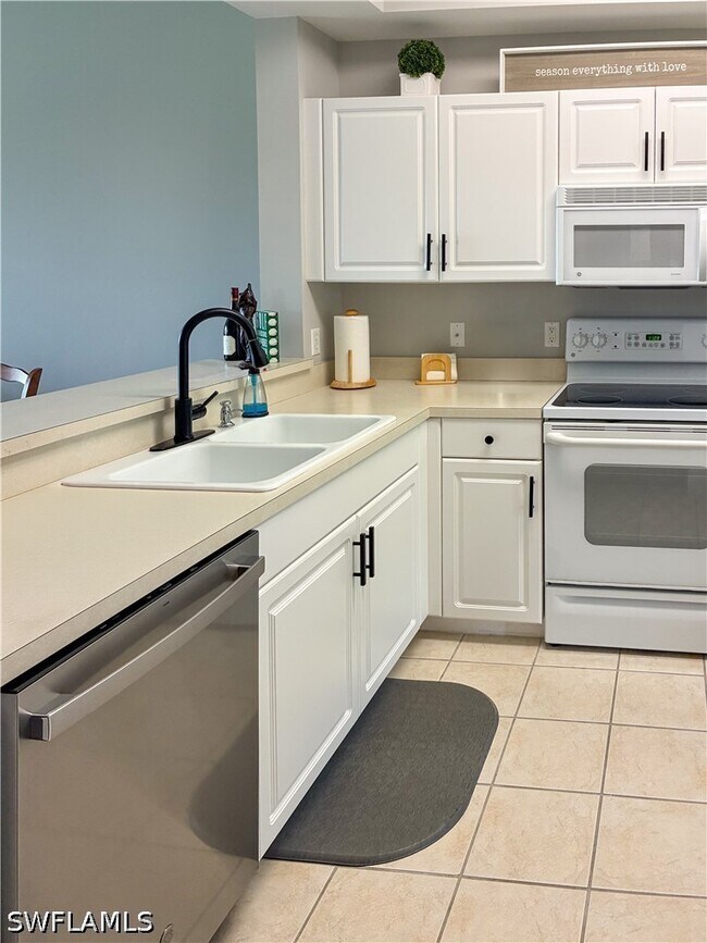 Foto del edificio - 3970 Loblolly Bay Dr