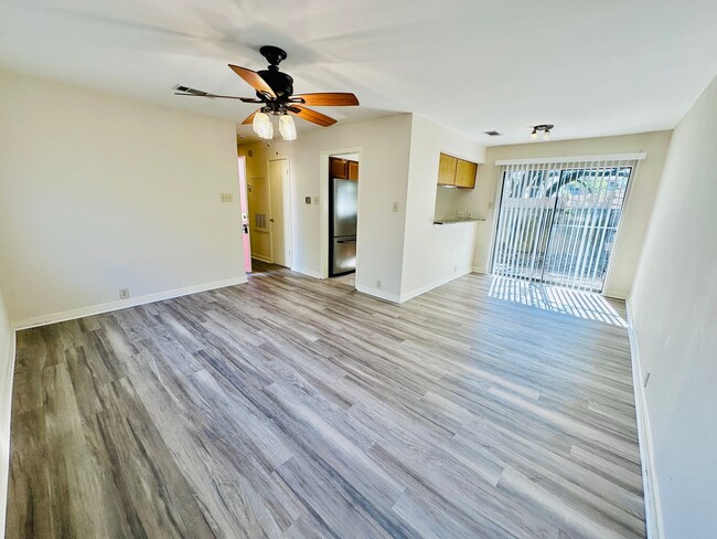 Building Photo - Ground Floor 1BR Condo with Private Yard i...