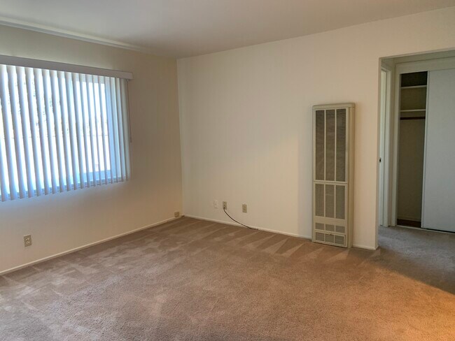 Building Photo - 971 Whitethorne Dr