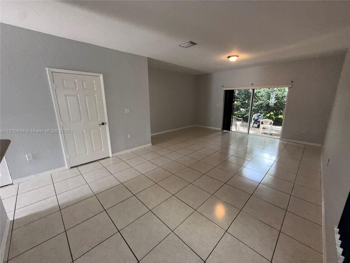 Foto principal - 14025 SW 49th St