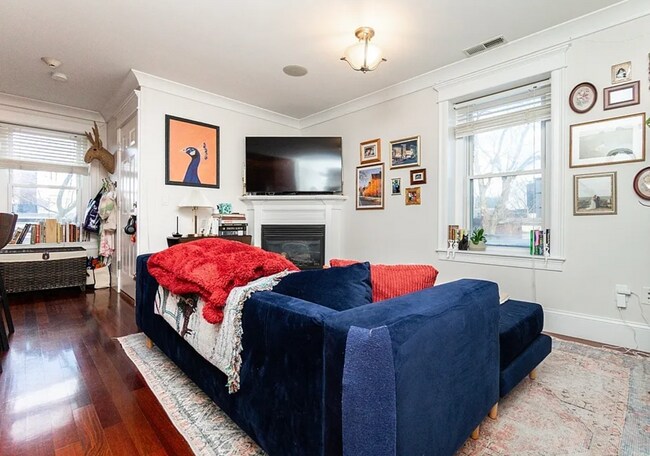 Foto del edificio - 632 E Broadway