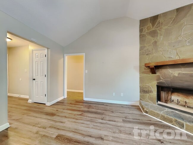 Foto del edificio - 4585 Hebbard Way