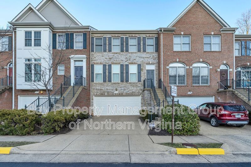 Foto principal - 2721 Baronhurst Dr