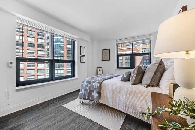 Bedroom - Battery Park by Sunrise