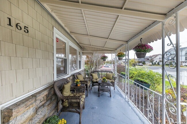 Building Photo - 165 Franklin Blvd