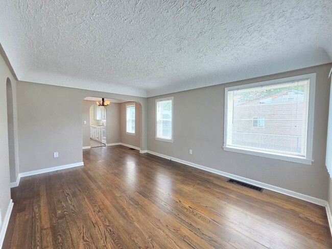 Foto del edificio - 11319 E 4th Ave