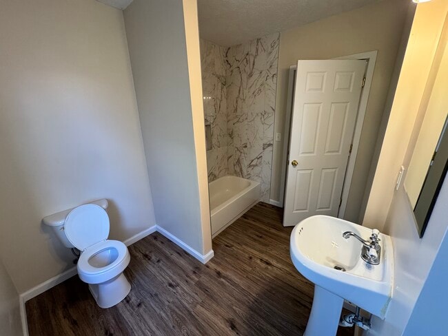 Building Photo - Fulton Duplex