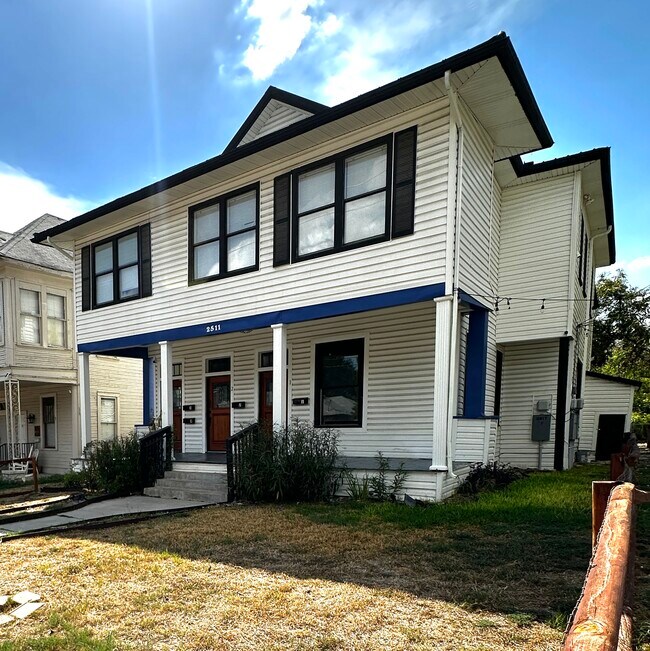 Foto del edificio - 2511 N Flores St