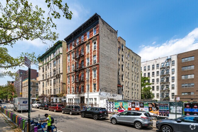 Building Photo - 264 E Second St