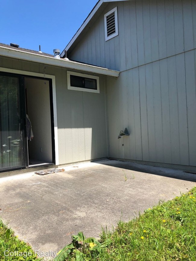 Building Photo - 1472 Terrace Ln