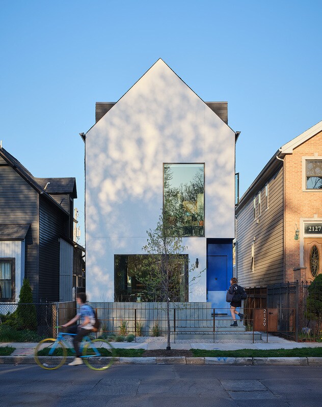 Foto del edificio - 2129 N Kimball Ave