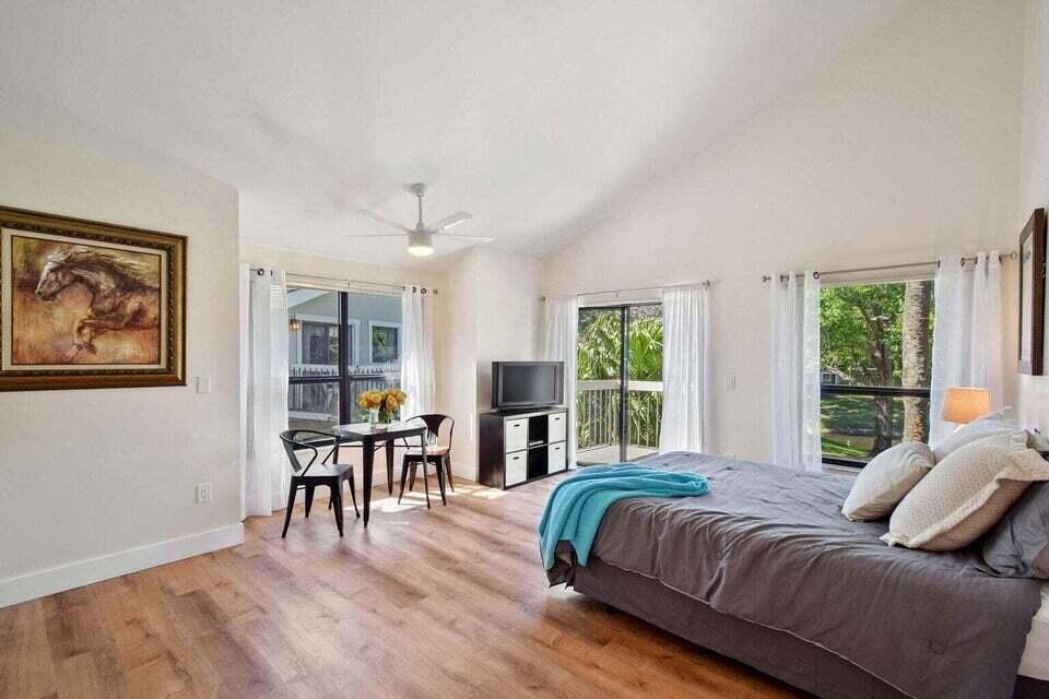 Primary Photo - 11863 Wimbledon Cir